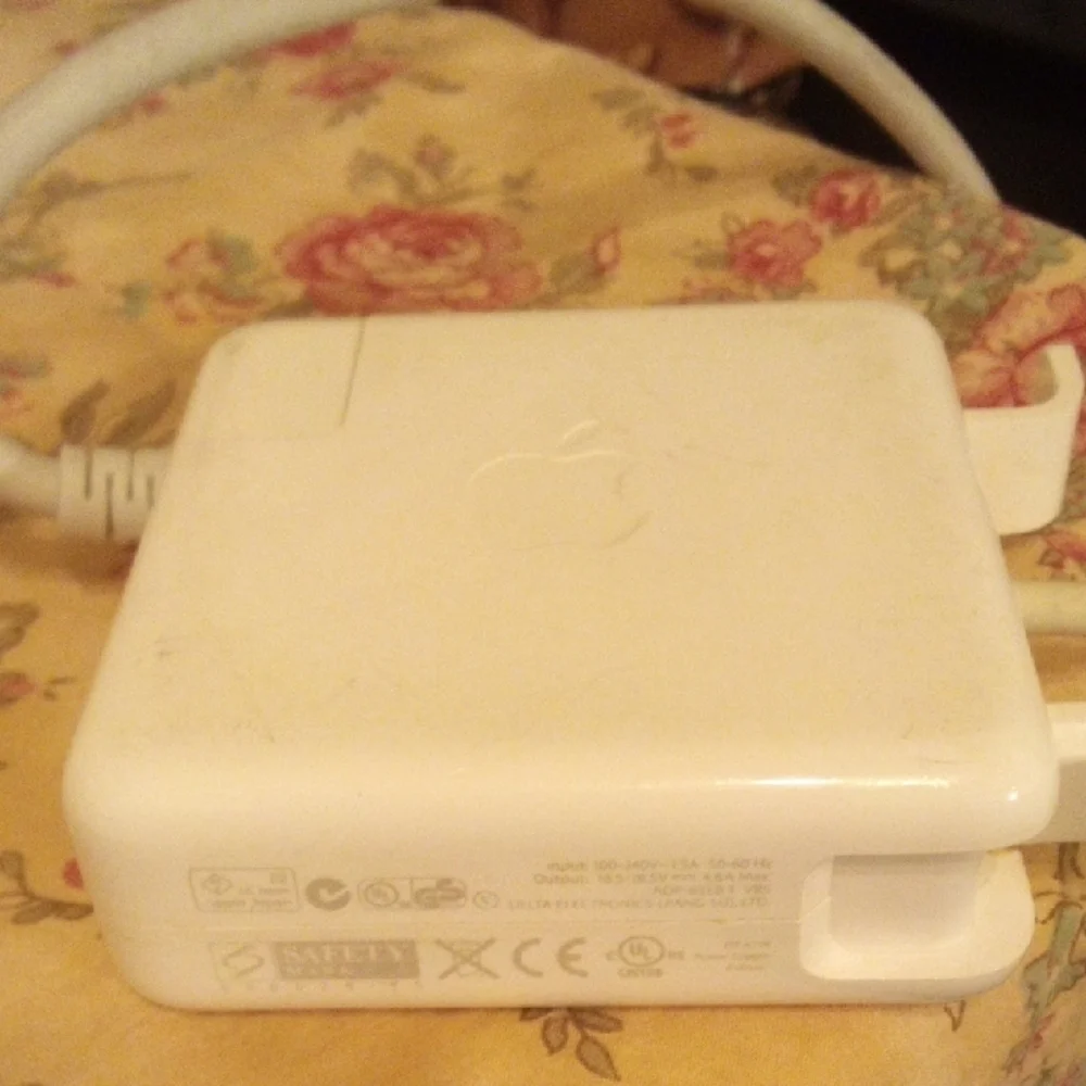 Apple White Charging Block